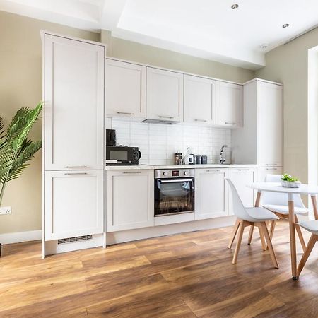 Appartamento Modern 2Bd Flat In Camden Town Londra Esterno foto