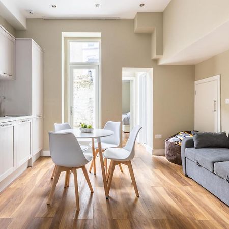 Appartamento Modern 2Bd Flat In Camden Town Londra Esterno foto