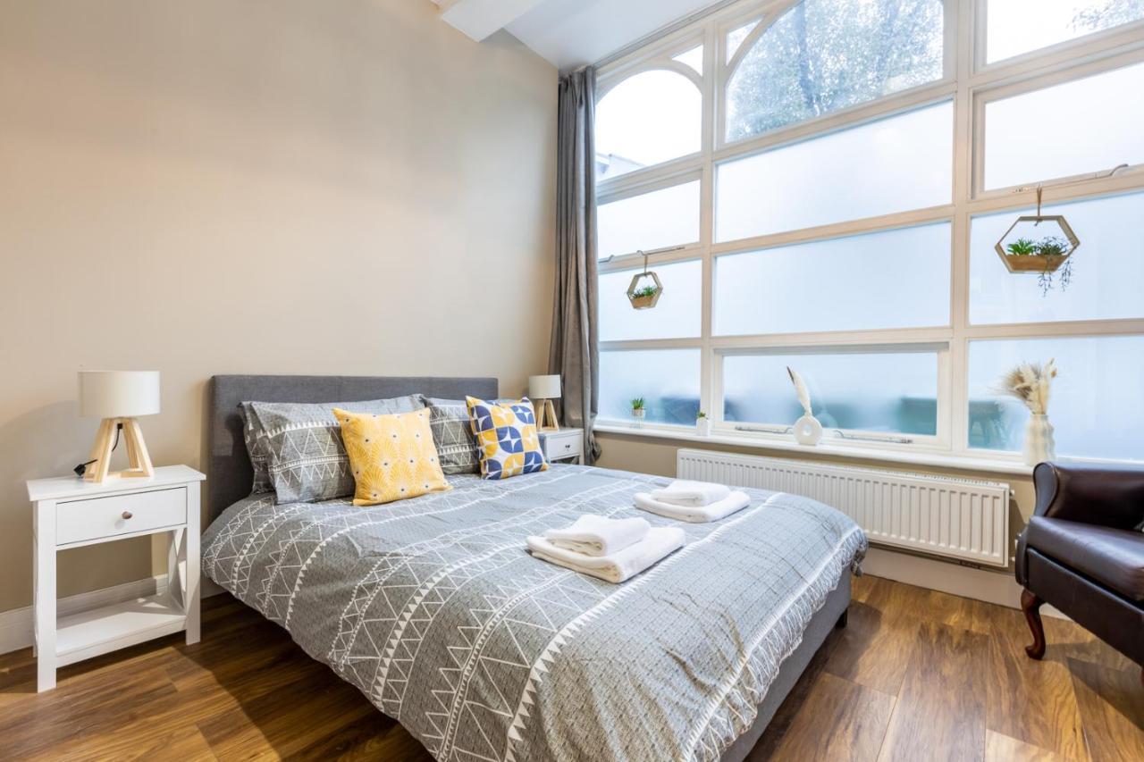 Appartamento Modern 2Bd Flat In Camden Town Londra Esterno foto