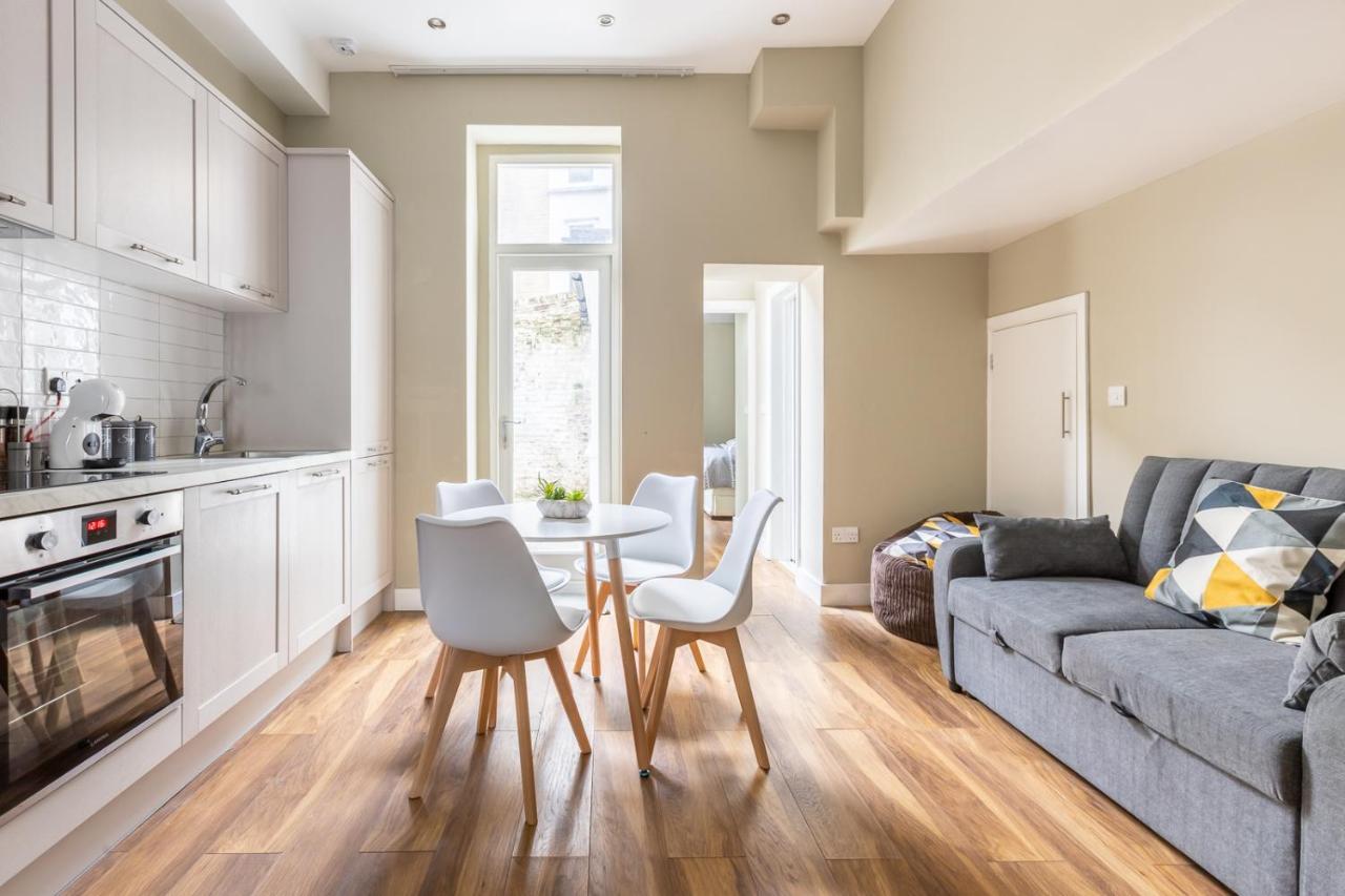 Appartamento Modern 2Bd Flat In Camden Town Londra Esterno foto