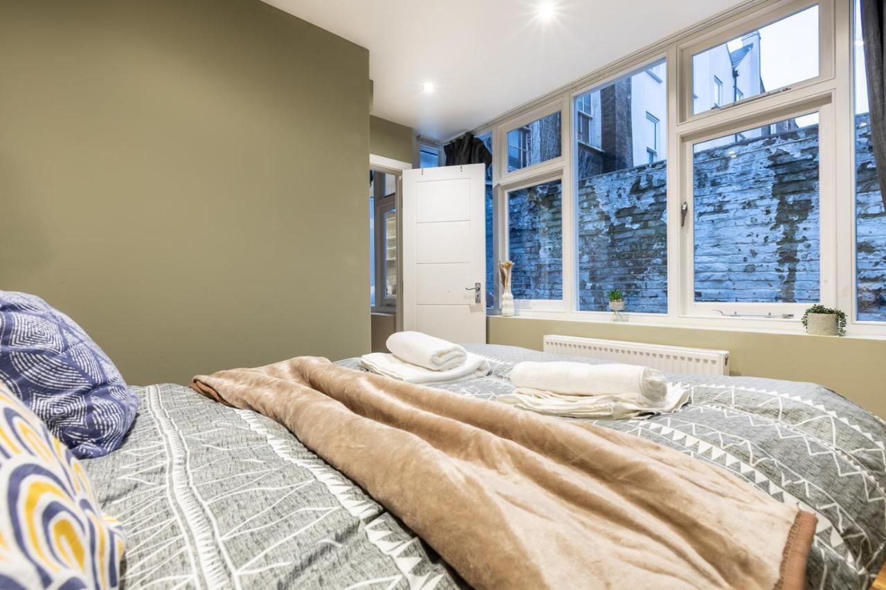 Appartamento Modern 2Bd Flat In Camden Town Londra Esterno foto