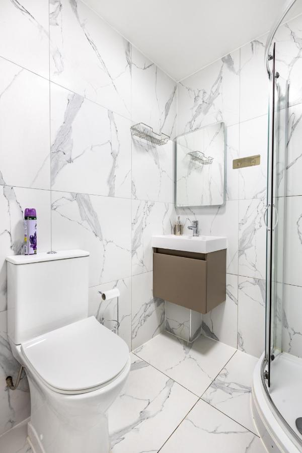 Appartamento Modern 2Bd Flat In Camden Town Londra Esterno foto